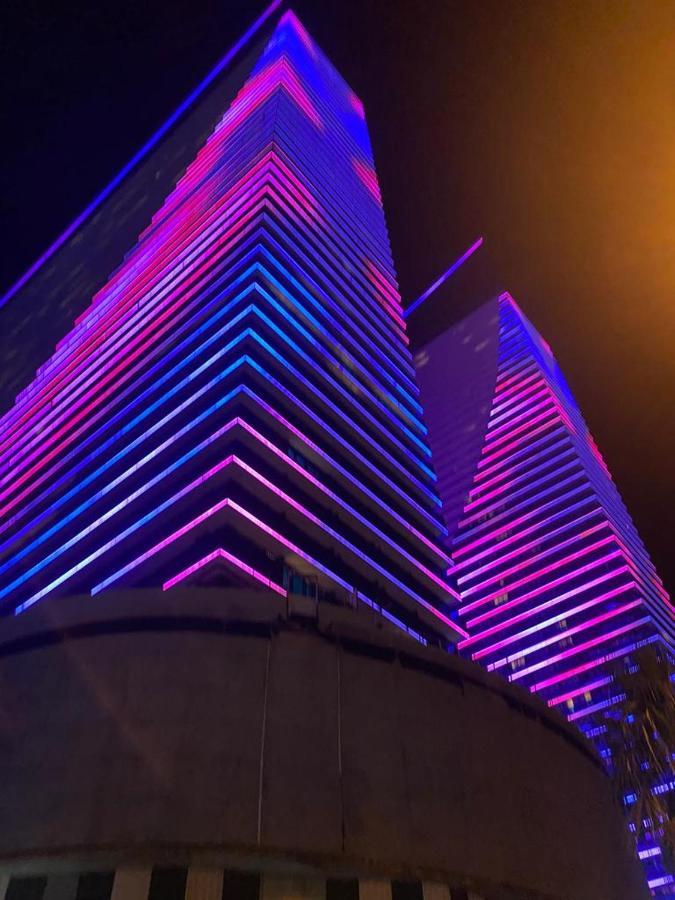 Апартаменты С Видом На Море Twin Towers Batumi, Orbi City Esterno foto