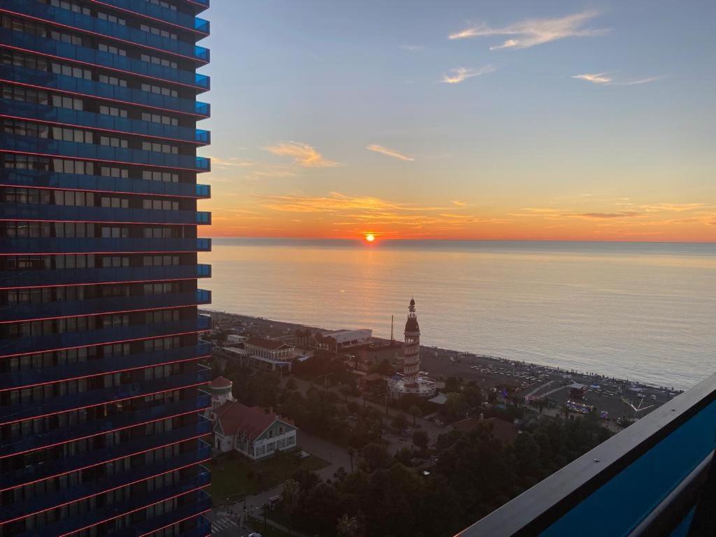 Апартаменты С Видом На Море Twin Towers Batumi, Orbi City Esterno foto